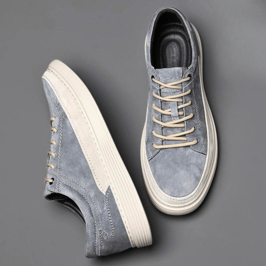 Clyde Low-Top Sneakers