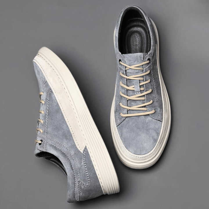 Clyde Low-Top Sneakers