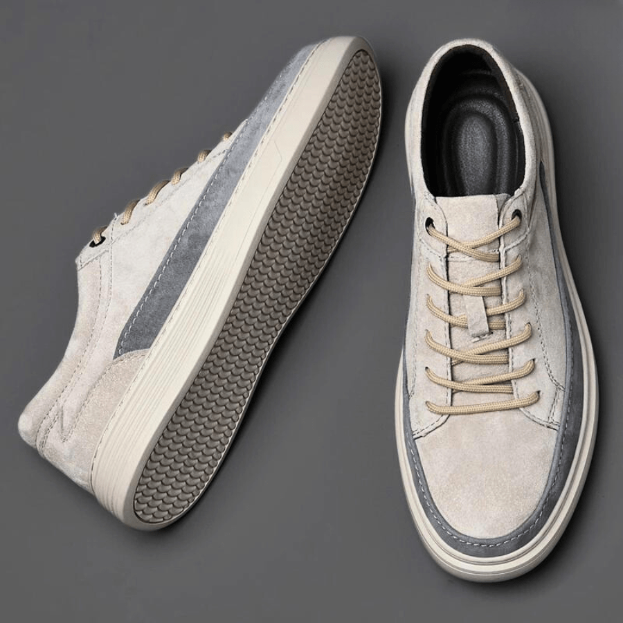 Clyde Low-Top Sneakers
