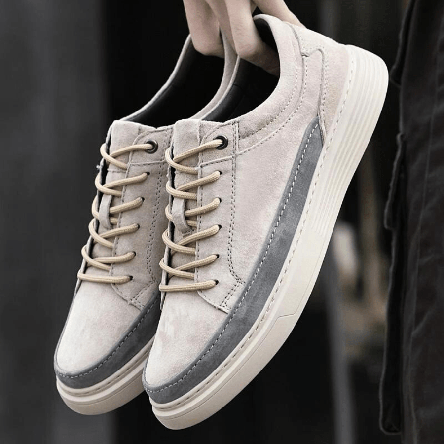 Clyde Low-Top Sneakers
