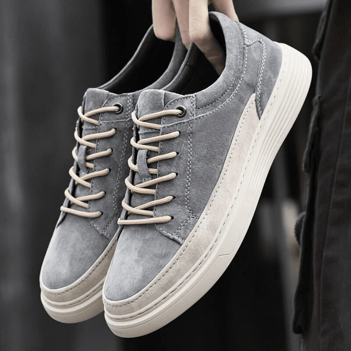 Clyde Low-Top Sneakers