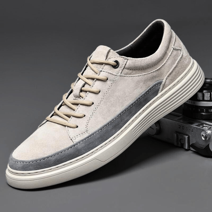 Clyde Low-Top Sneakers