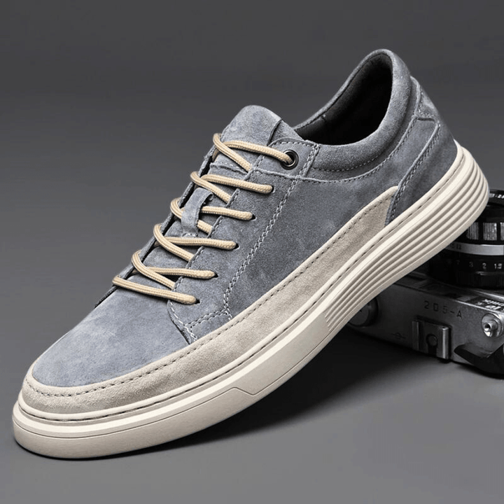 Clyde Low-Top Sneakers